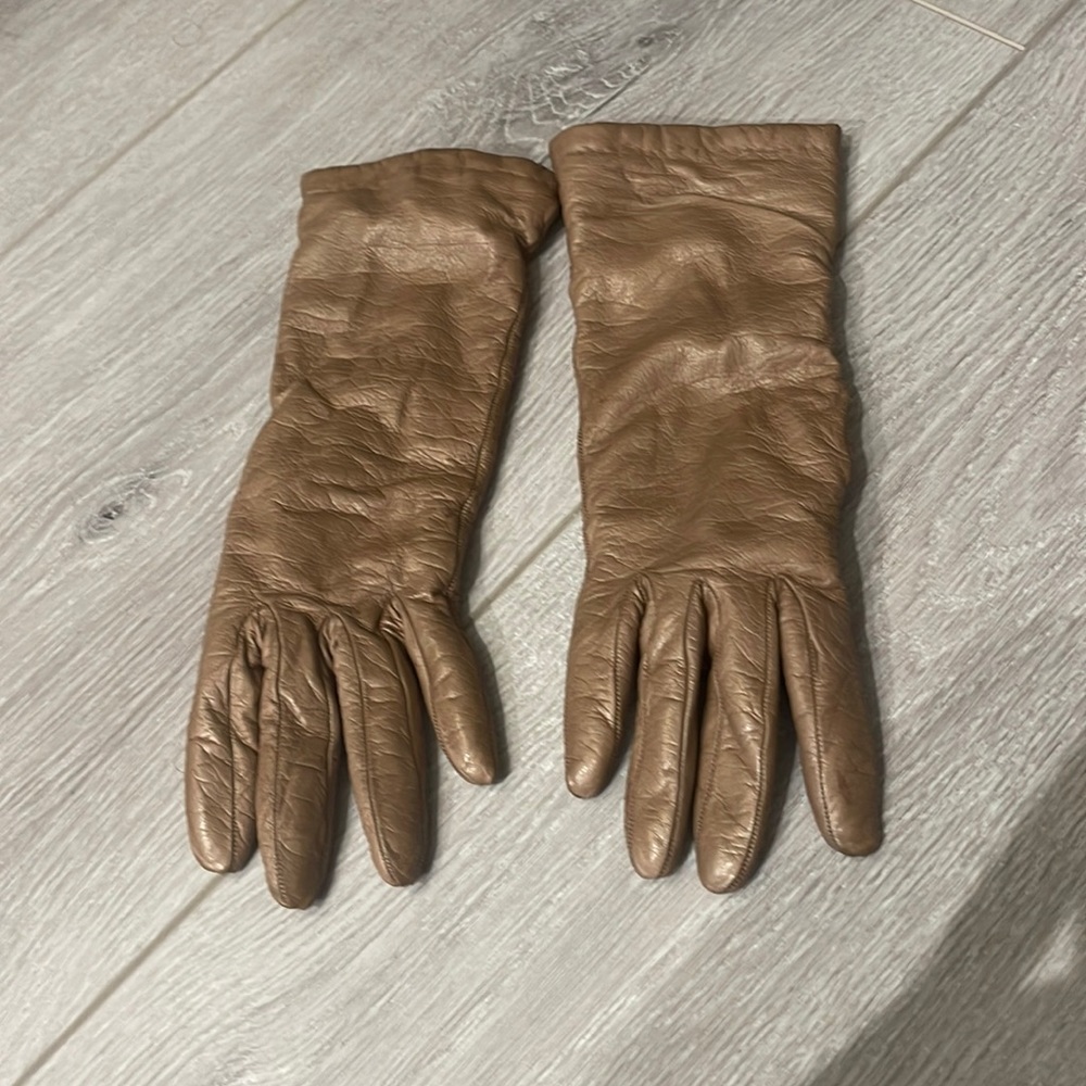 Saks 100% cashmere gloves